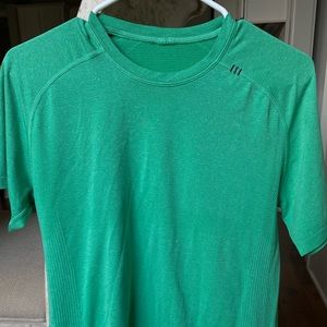 Lululemon Metal Vent short sleeve shirt